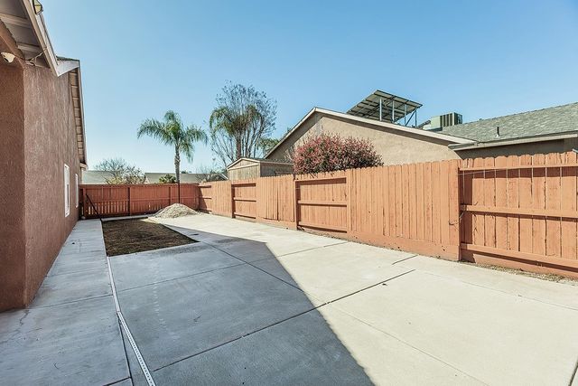 3770 W Princeton Avenue, Fresno, CA 93722