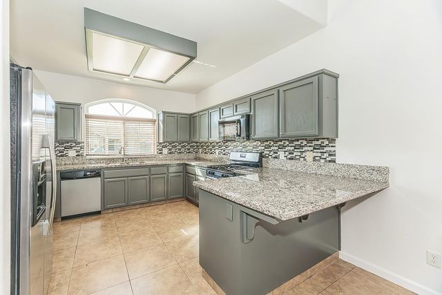 3770 W Princeton Avenue, Fresno, CA 93722