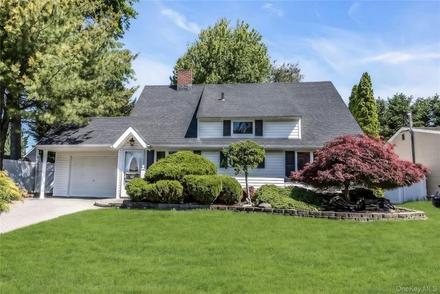 259 Willowood Drive, Wantagh, NY 11793