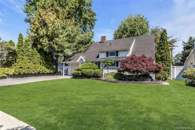 259 Willowood Drive, Wantagh, NY 11793