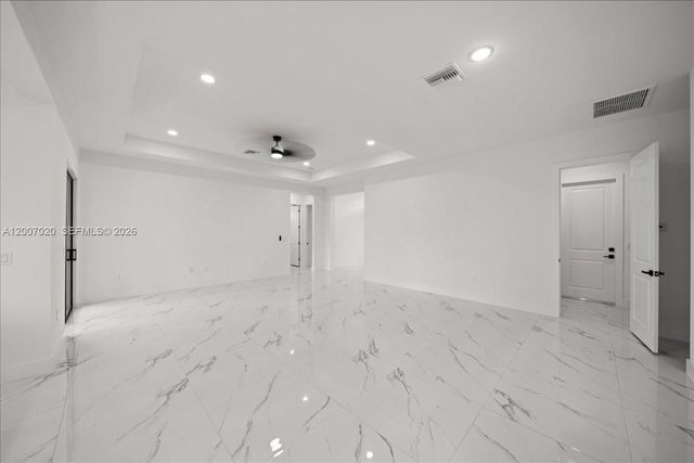 1033 E Plymouth St E, Lehigh Acres, FL 33974