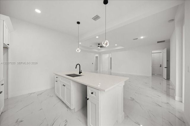 1033 E Plymouth St E, Lehigh Acres, FL 33974