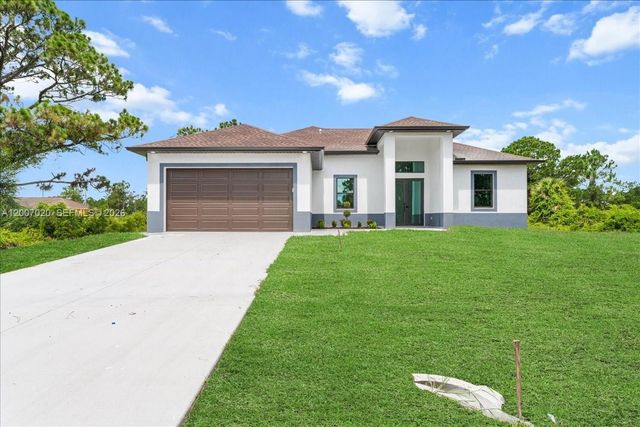 1033 E Plymouth St E, Lehigh Acres, FL 33974
