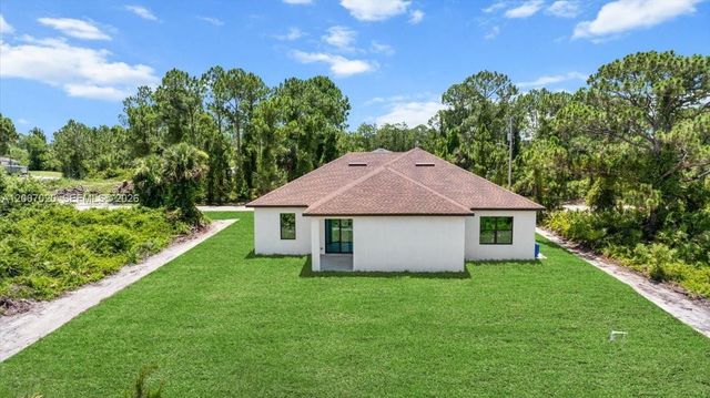 1033 E Plymouth St E, Lehigh Acres, FL 33974