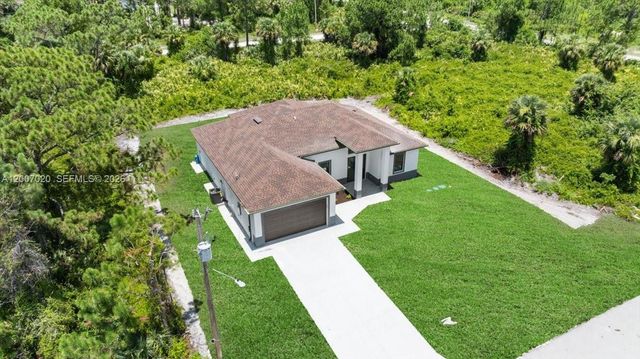 1033 E Plymouth St E, Lehigh Acres, FL 33974