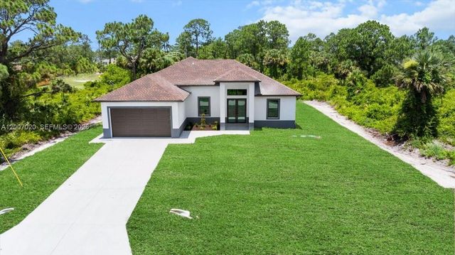 1033 E Plymouth St E, Lehigh Acres, FL 33974