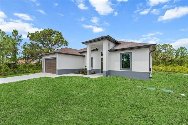 1033 E Plymouth St E, Lehigh Acres, FL 33974