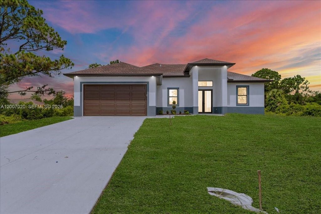 1033 E Plymouth St E, Lehigh Acres, FL 33974