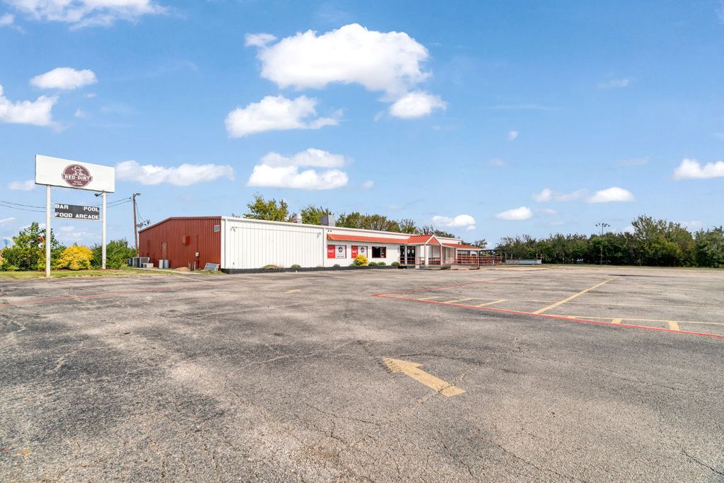 3610 N Main Street, Paris, TX 75460