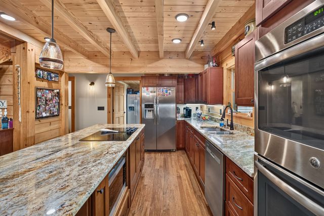20 Magee Ln, Elmwood, TN 38560