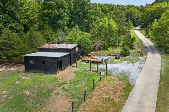 20 Magee Ln, Elmwood, TN 38560