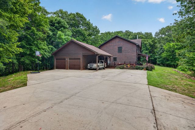 20 Magee Ln, Elmwood, TN 38560