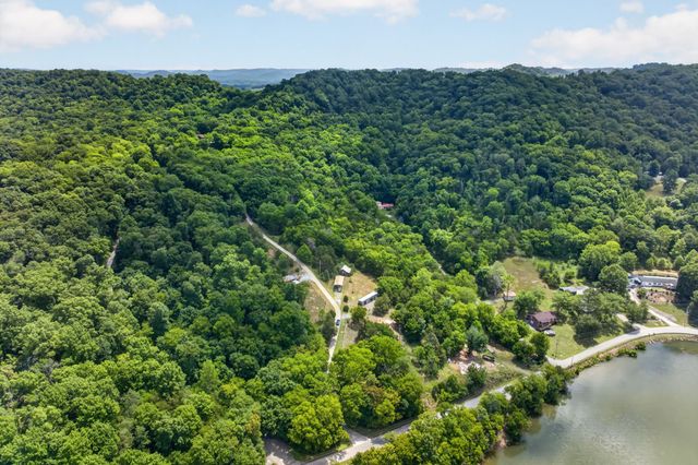 20 Magee Ln, Elmwood, TN 38560