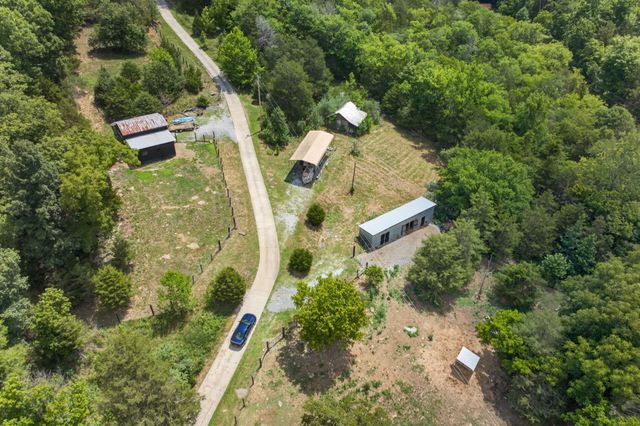 20 Magee Ln, Elmwood, TN 38560