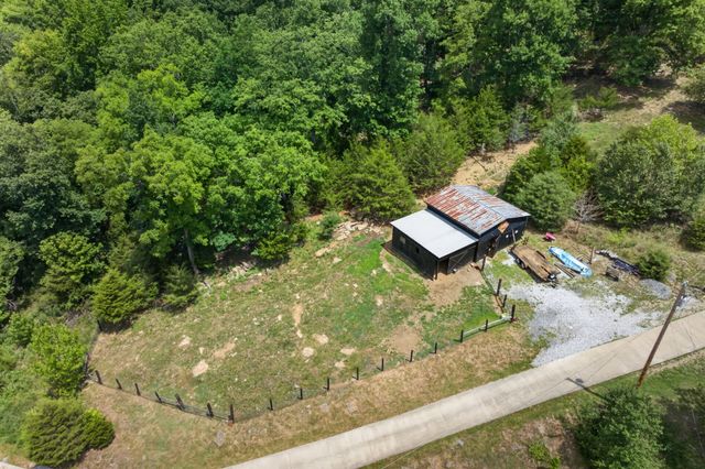 20 Magee Ln, Elmwood, TN 38560