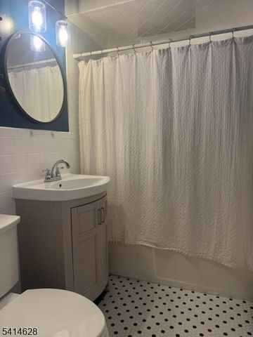 68 Montgomery St., Unit 7 7, Bloomfield Twp., NJ 07003