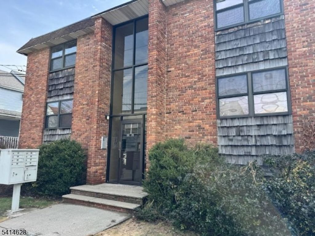 68 Montgomery St., Unit 7 7, Bloomfield Twp., NJ 07003