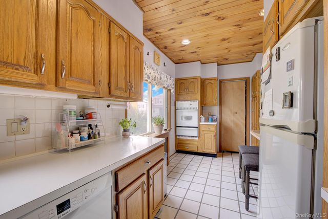 342 E Walnut Street, Long Beach, NY 11561