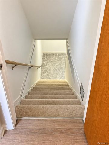 14916 Crescentwood Avenue, Eastpointe, MI 48021