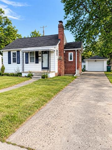 14916 Crescentwood Avenue, Eastpointe, MI 48021