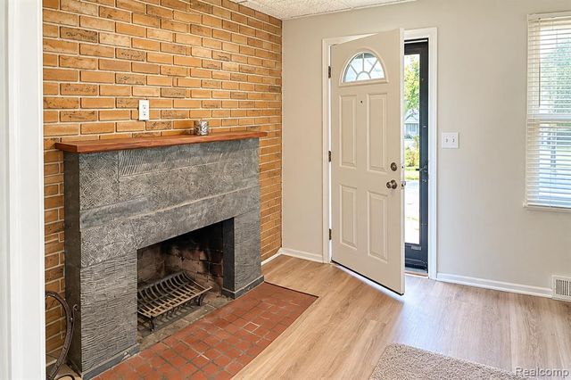 14916 Crescentwood Avenue, Eastpointe, MI 48021
