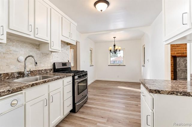 14916 Crescentwood Avenue, Eastpointe, MI 48021