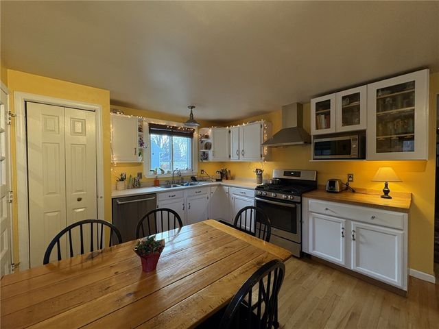 18 Mercedes Drive, Chili, NY 14624