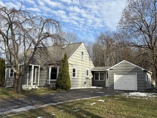18 Mercedes Drive, Chili, NY 14624