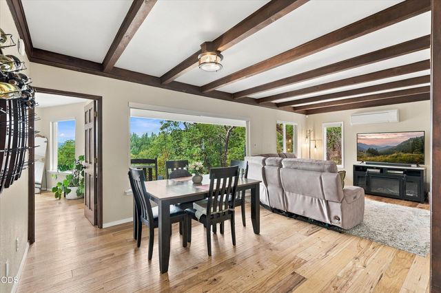 433 Hawksdale Drive, Grants Pass, OR 97526