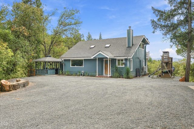 433 Hawksdale Drive, Grants Pass, OR 97526