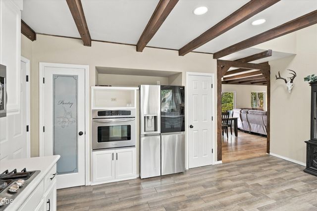 433 Hawksdale Drive, Grants Pass, OR 97526