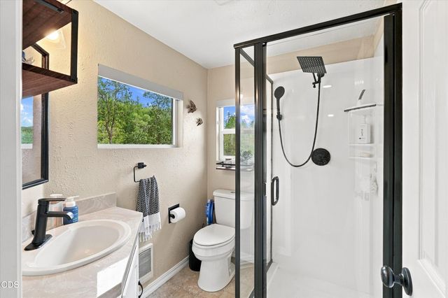 433 Hawksdale Drive, Grants Pass, OR 97526