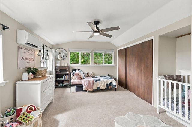 433 Hawksdale Drive, Grants Pass, OR 97526