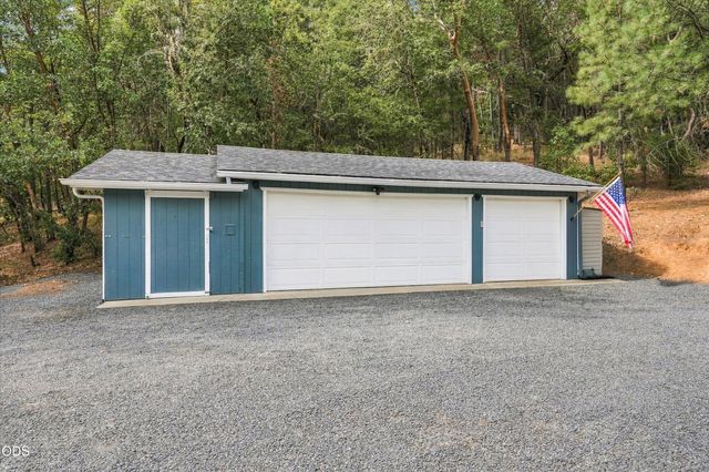 433 Hawksdale Drive, Grants Pass, OR 97526