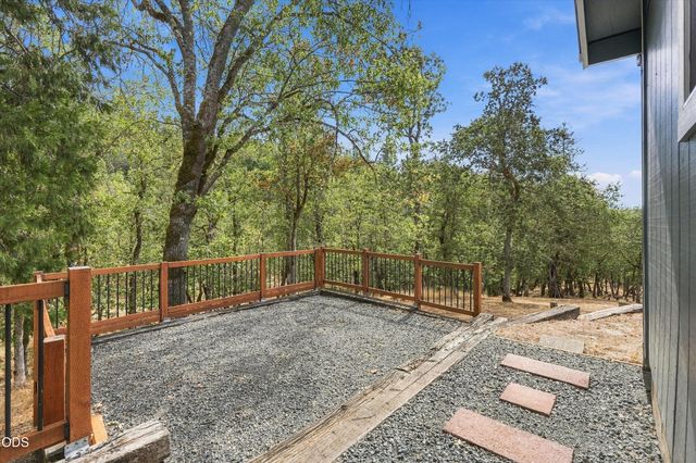 433 Hawksdale Drive, Grants Pass, OR 97526