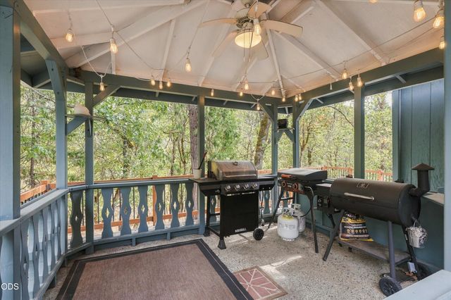 433 Hawksdale Drive, Grants Pass, OR 97526