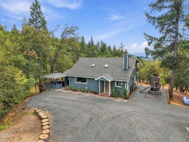 433 Hawksdale Drive, Grants Pass, OR 97526