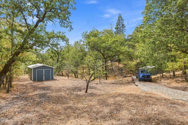 433 Hawksdale Drive, Grants Pass, OR 97526