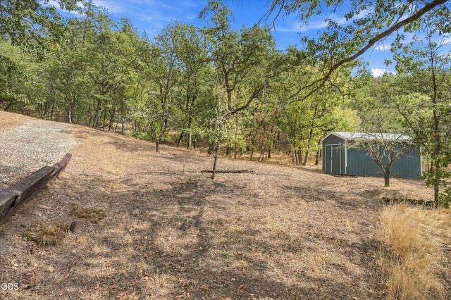 433 Hawksdale Drive, Grants Pass, OR 97526