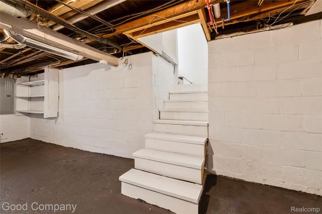 310 Massoit Street, Clawson, MI 48017