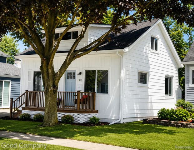310 Massoit Street, Clawson, MI 48017