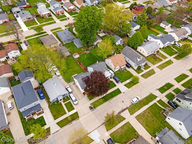 310 Massoit Street, Clawson, MI 48017