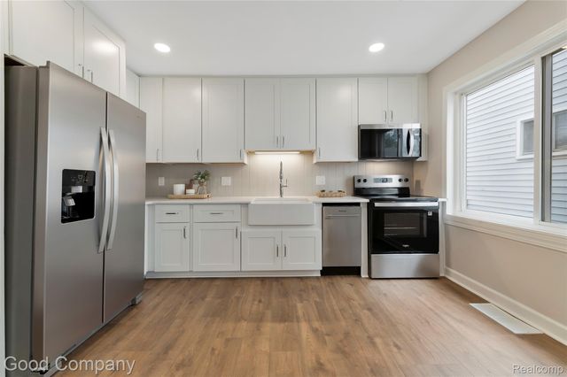 310 Massoit Street, Clawson, MI 48017