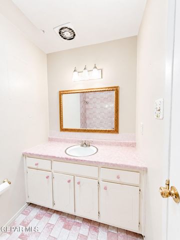 9868 MINUTEMAN Street, El Paso, TX 79924