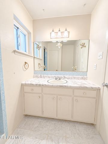9868 MINUTEMAN Street, El Paso, TX 79924