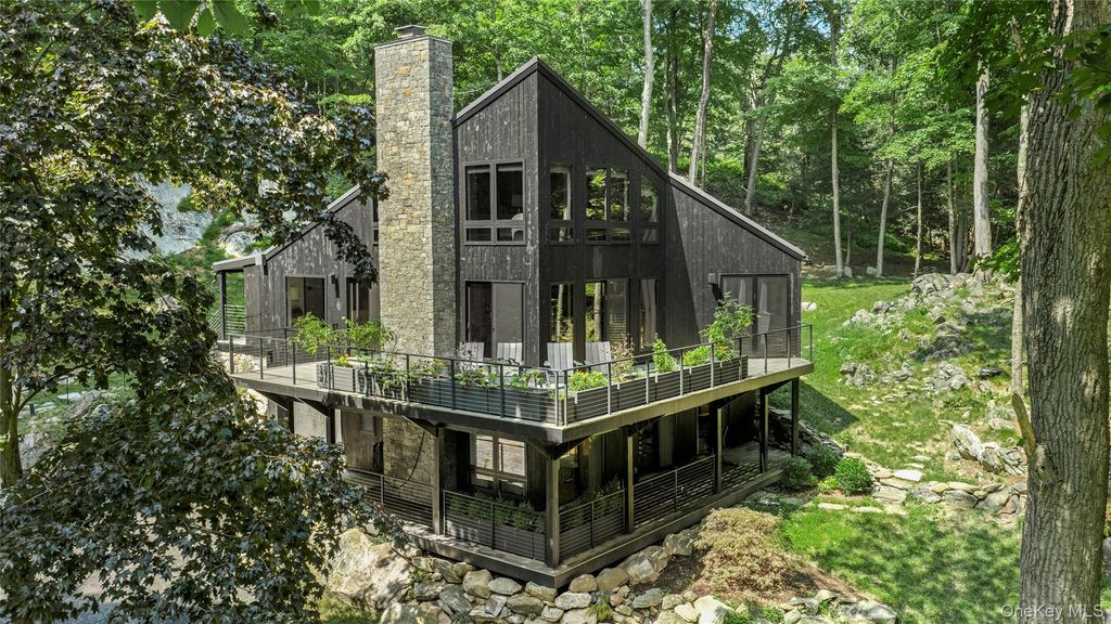 1114 Barrett Circle W, Carmel, NY 10512 — exterior