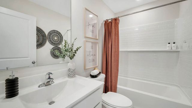 421 lakeshore Court, St. Charles, IL 60174