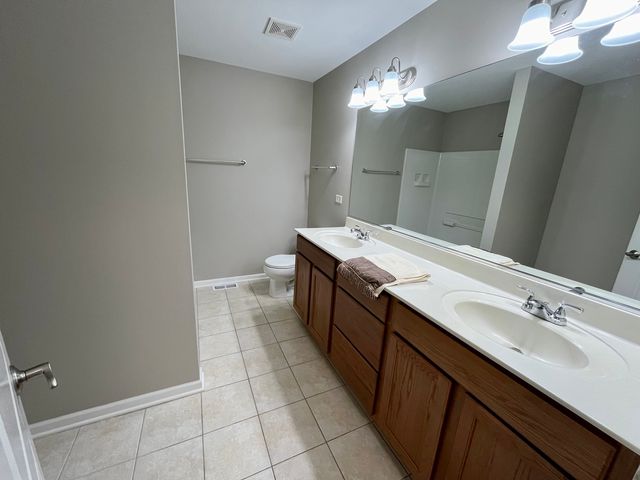 S057 Kerry Court, Winfield, IL 60190