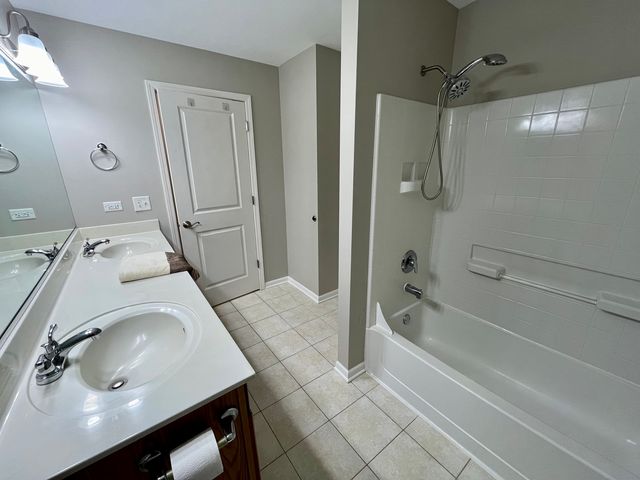 S057 Kerry Court, Winfield, IL 60190