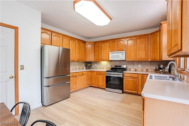 10203 Forestwood Lane, North Royalton, OH 44133